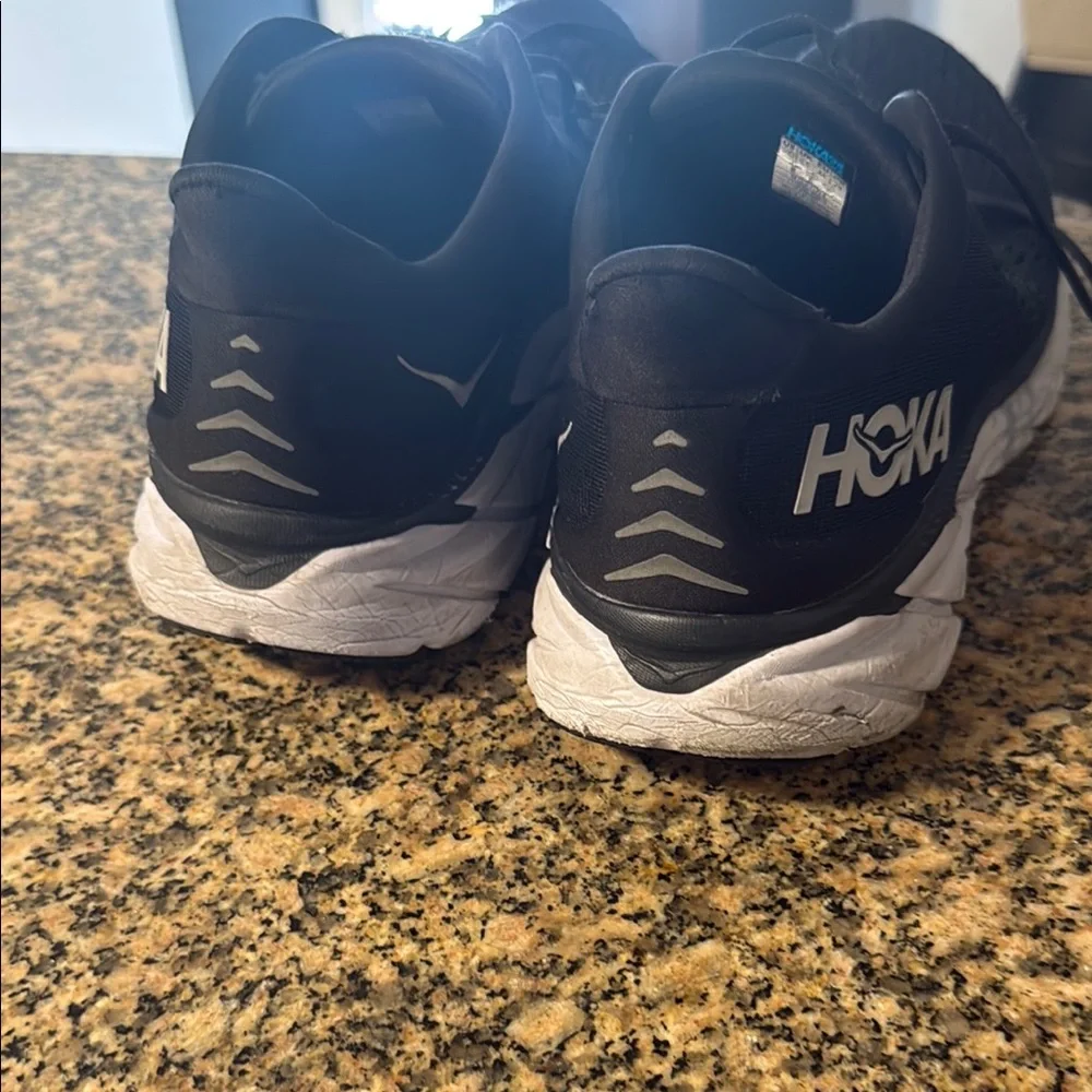 Hoka Clifton 8 Black Athletic Shoes - Picture 7 of 10